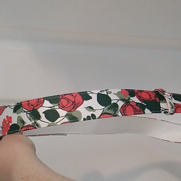 Women's NWOT Floral Wiggle Pinup Couture Laura Byrnes Dress Size 2X - Picture 16 of 16